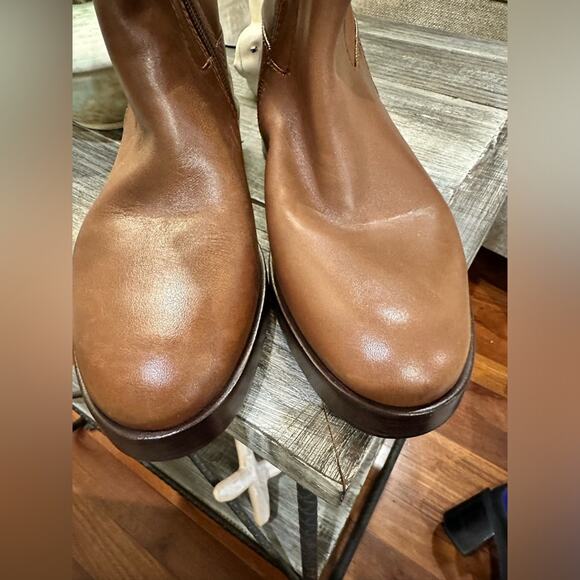 Tory Burch LOGO-EMBOSSED TALL LEATHER BOOTS - Picture 10 of 14